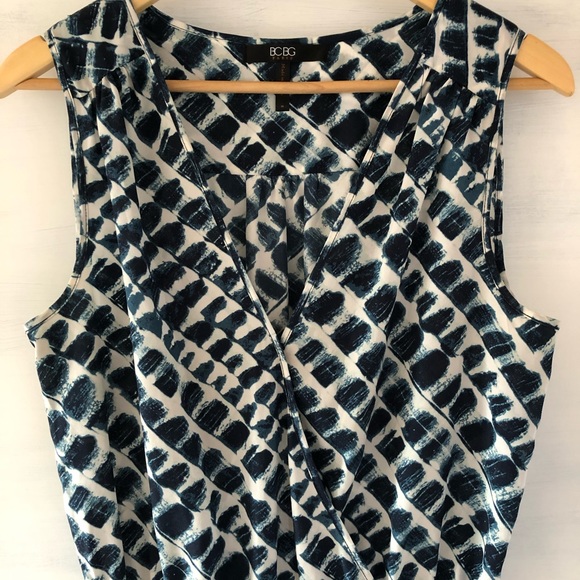 3/$20 BCBG Paris sleeveless jumpsuit. Deep teal print pattern. - Picture 10 of 11
